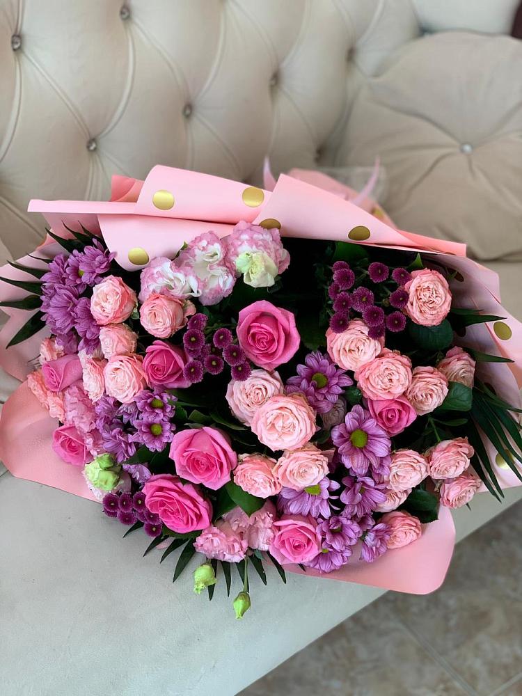 Букет цветов из: Хризантемы, Розы и Лизиантусы в Епифань