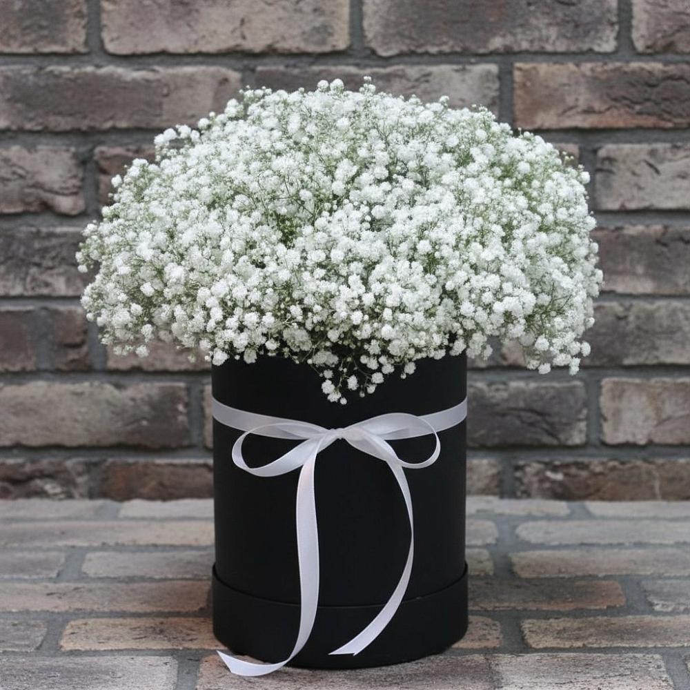 Цветочная композиция из Гипсофила в шляпной коробке в Епифань