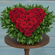 Цветочная композиция из Розы в виде сердца в Епифань