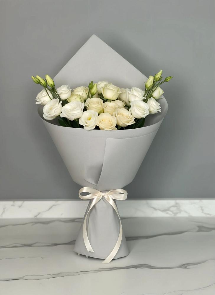 Букет цветов из: Розы и Лизиантусы в Епифань