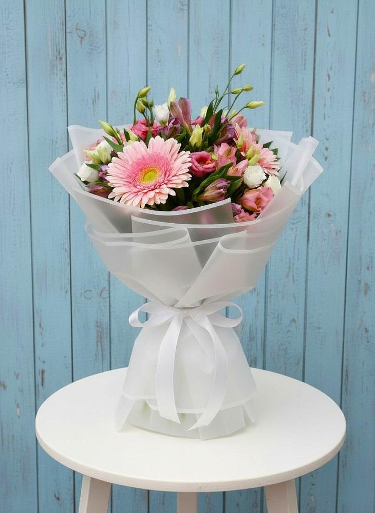 Букет цветов из: Герберы, Альстромерии и Лизиантусы в Епифань