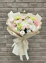 Букет цветов из:  Гвоздики, Розы, Лизиантусы и Хризантемы в Епифань