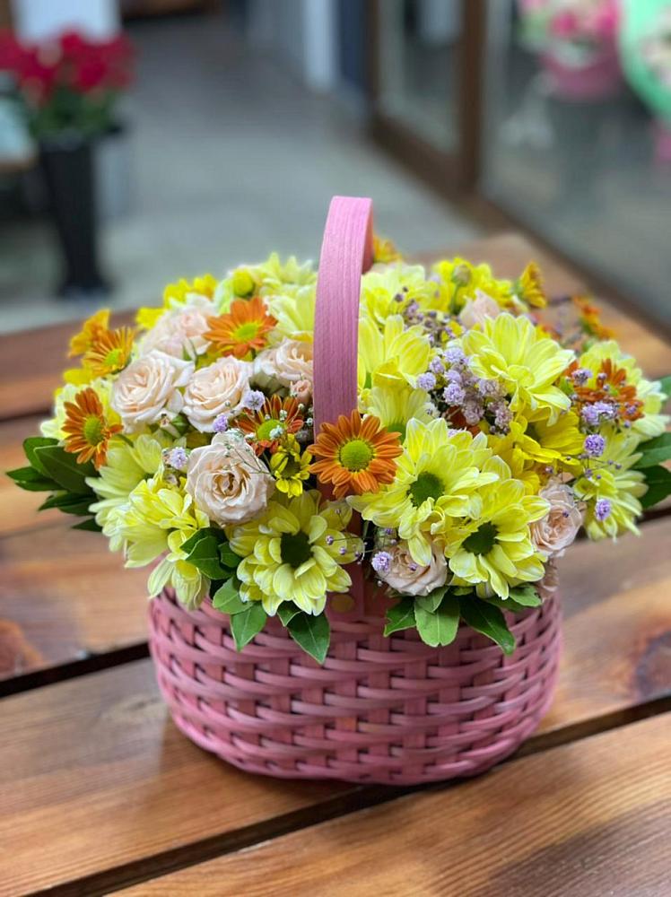 Цветочная композиция из Хризантемы и Розы в корзине в Епифань