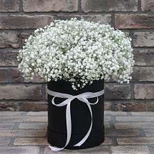Цветочная композиция из Гипсофила в шляпной коробке в Епифань