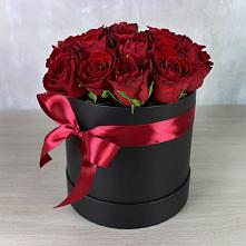 Цветочная композиция из Розы в шляпной коробке в Епифань