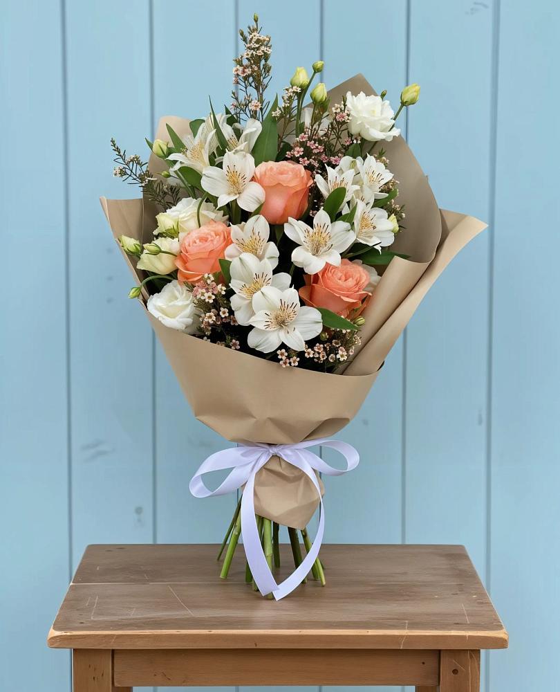 Букет цветов из: Альстромерии, Лизиантусы, Розы и Хризантемы в Епифань