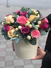 Цветочная композиция из Розы в шляпной коробке в Епифань