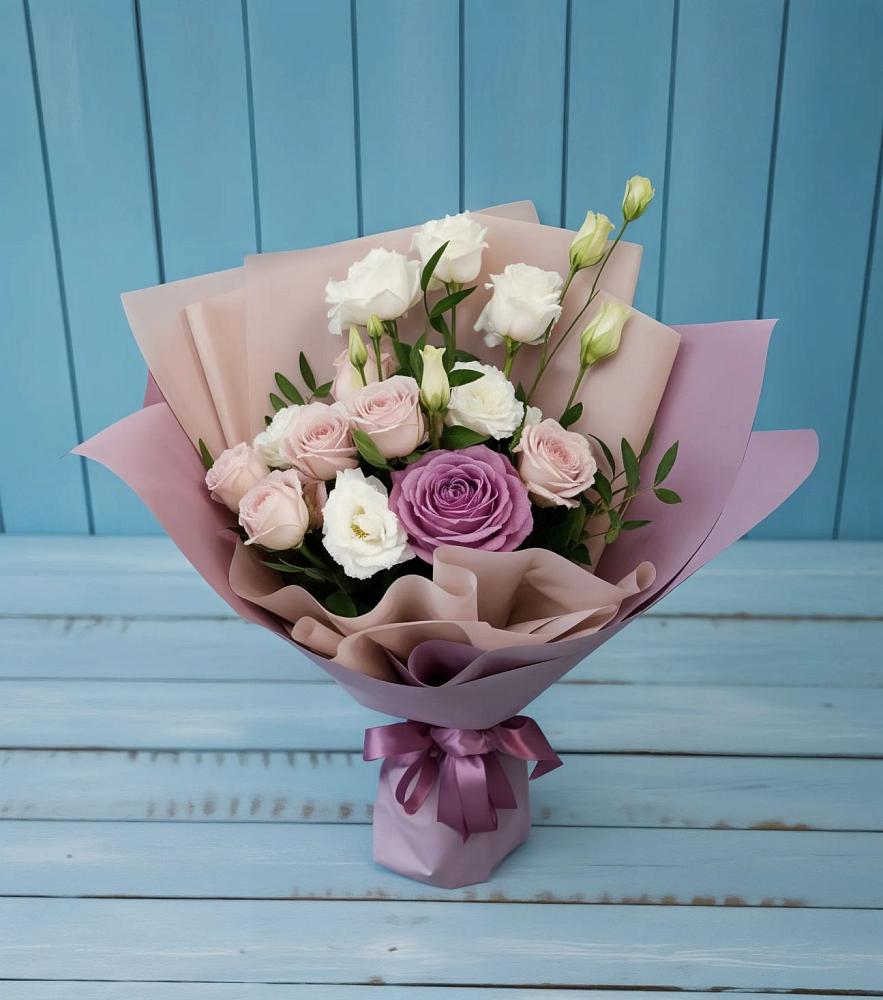 Букет цветов из: Розы и Лизиантусы в Епифань